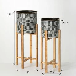 SULLIVANS Black and White Gemoetric Pattern Metal Planter on Stand (Set of 2) -Vigoro Platers Store black and white patterned sullivans plant pots met1830 44 1000
